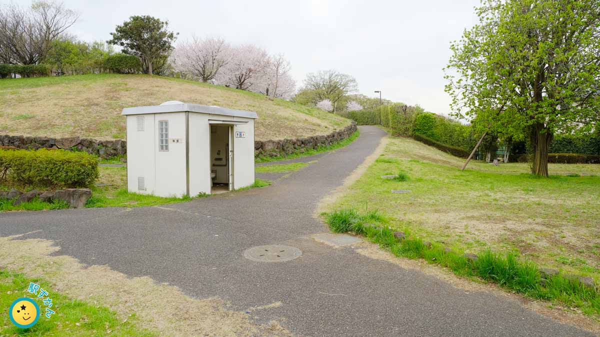 中川八幡山公園のトイレ