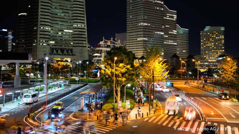 桜木町駅ロータリーの夜景