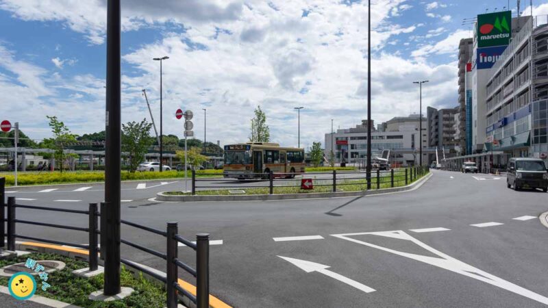 鶴川駅ロータリー(交通広場)