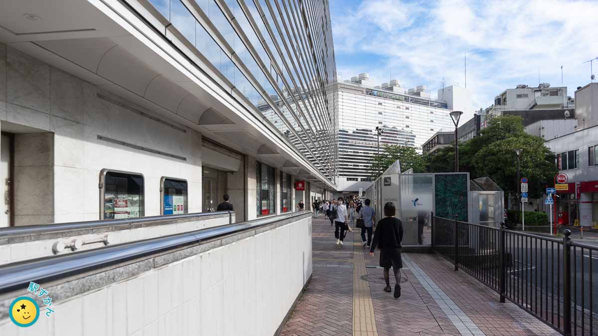 横浜駅 南西口の喫煙所