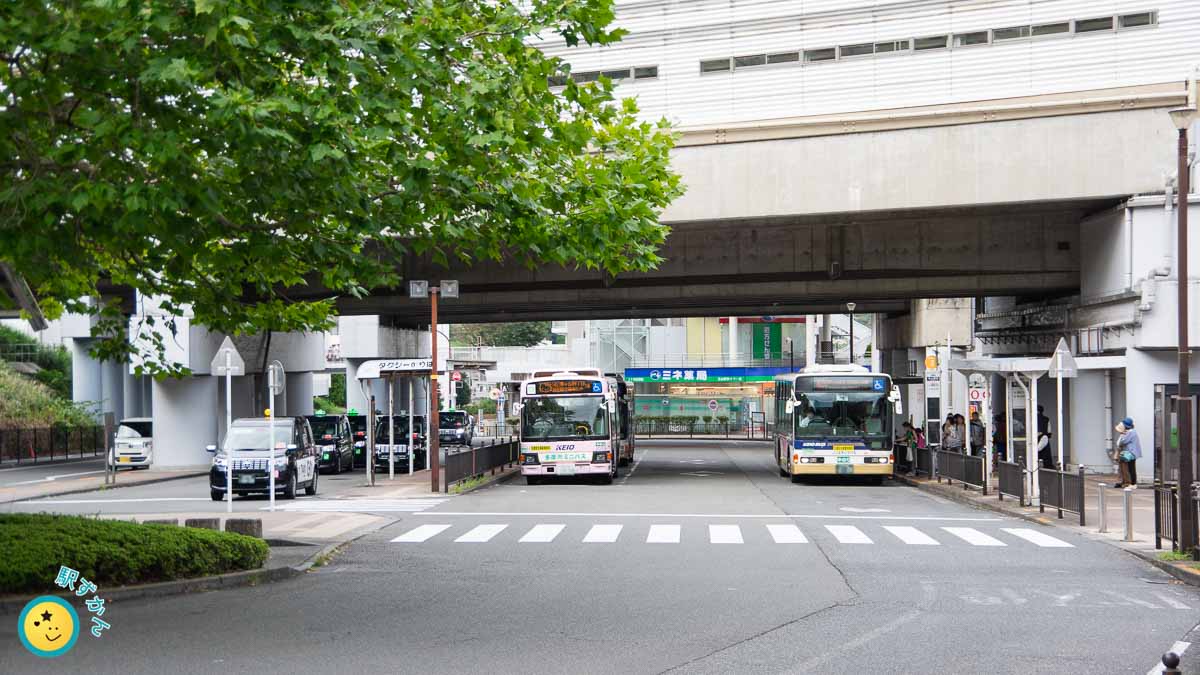 永山駅タクシー乗り場とバス停
