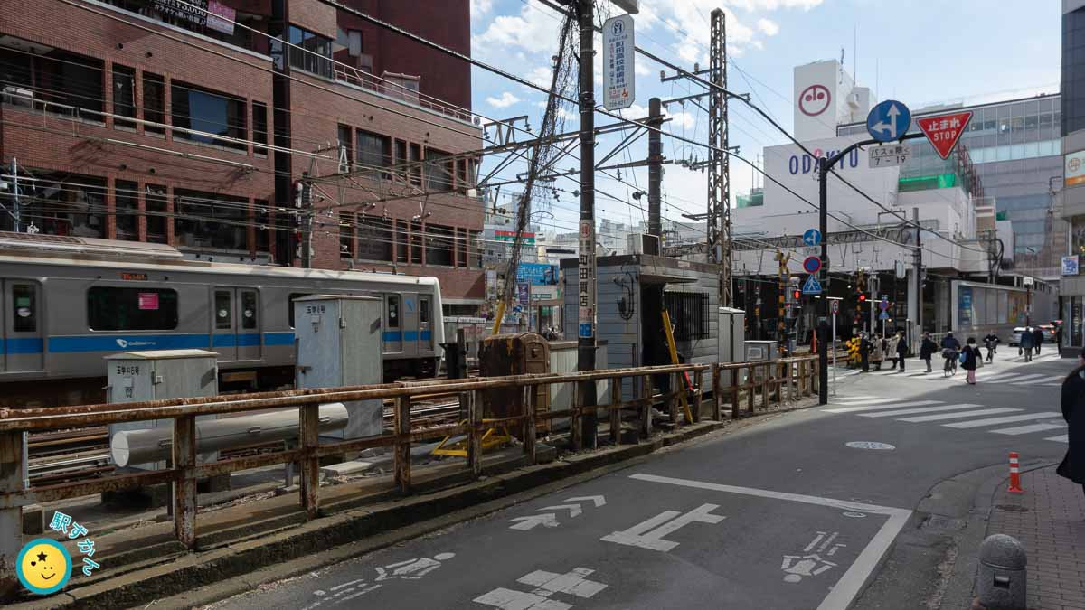 小田急町田駅に入線する電車