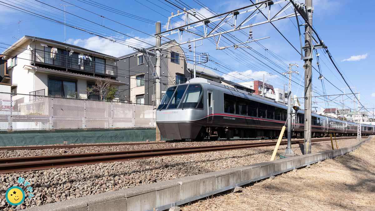 小田急ロマンスカーEXEα(30000形)