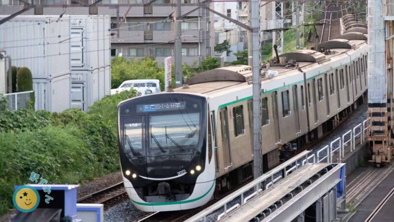 東急電鉄2020系・中央林間行き各駅停車
