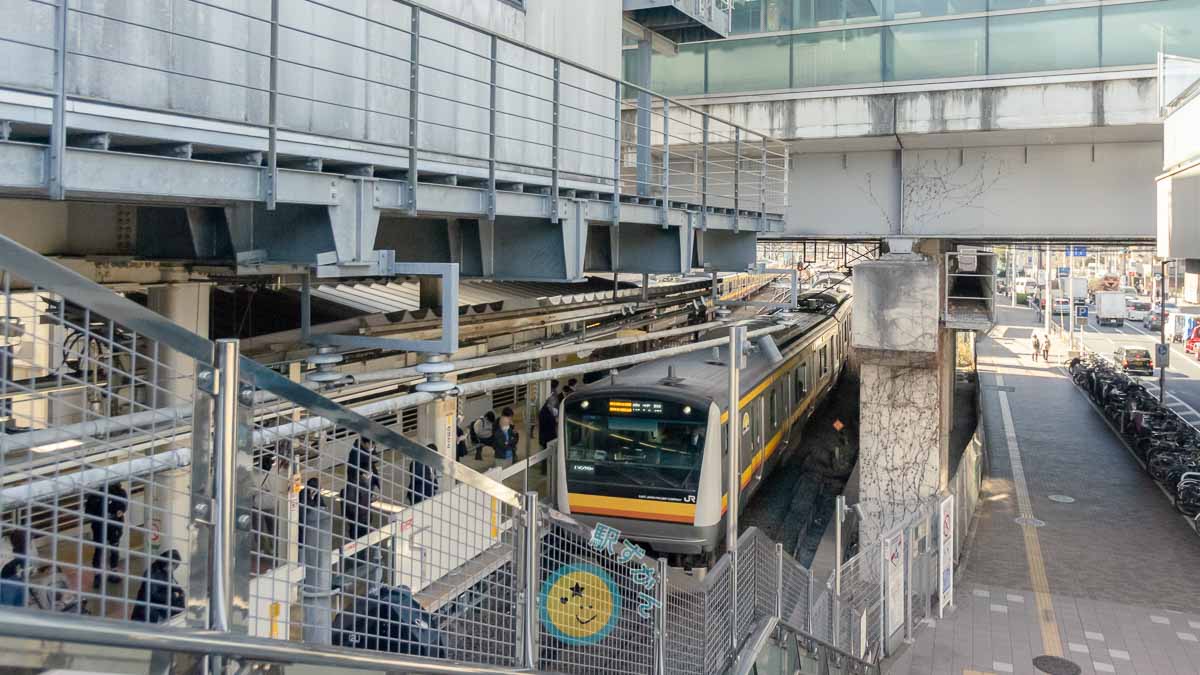 登戸駅到着の電車E233系