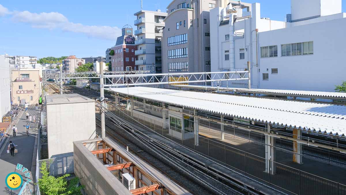 中山駅ホーム,地下へのエレベータ