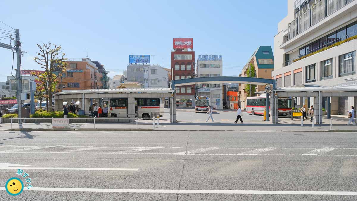 バスロータリー,日吉駅が入る日吉東急アベニュ