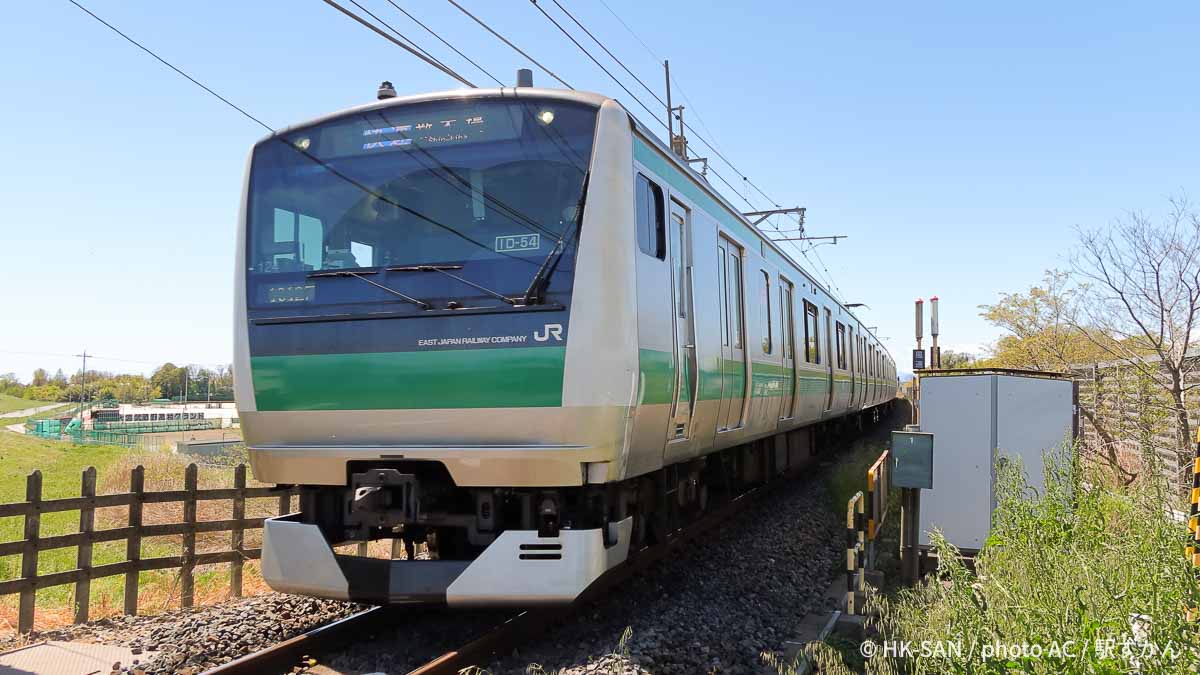 川越線を走る電車E233・快速 新木場行き