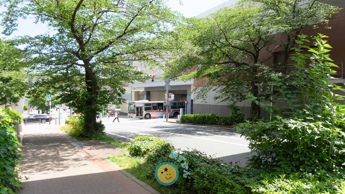 たまプラーザ駅北口ロータリー出入口