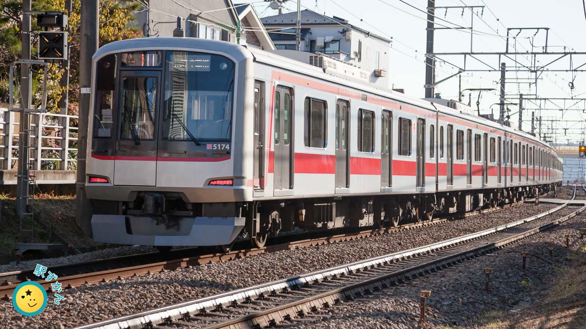 東横線5000系の電車