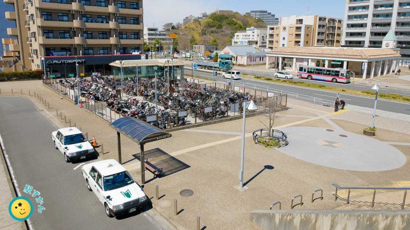 北山田駅タクシー乗り場と駐輪場